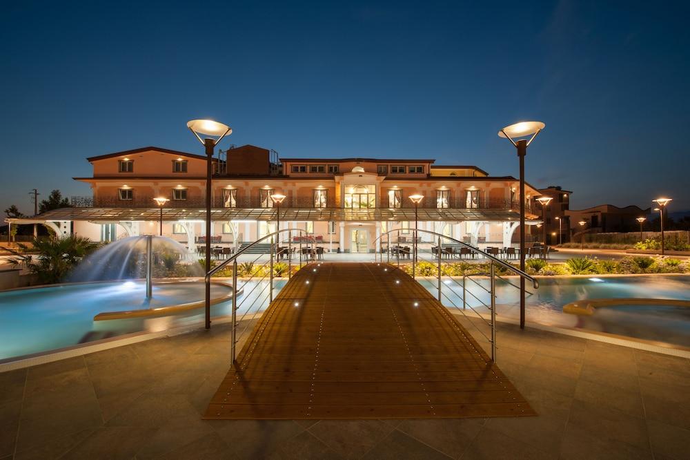 L' Araba Fenice Hotel & Resort Altavilla Silentina Exterior photo