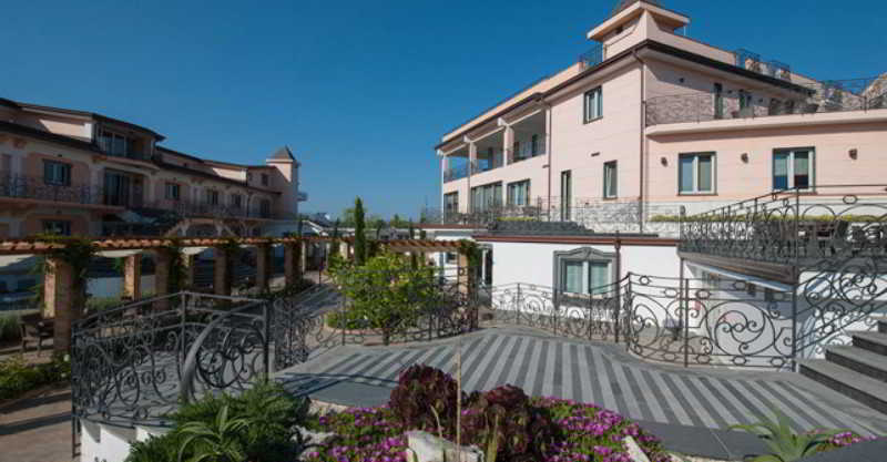 L' Araba Fenice Hotel & Resort Altavilla Silentina Exterior photo